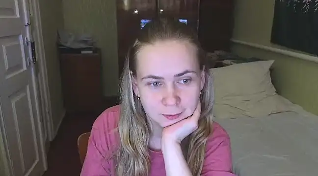 Snapshot of Riley_Roo chatting on February 25, 8:32 pm Riley Roo online show from February 25, 8:32 pm