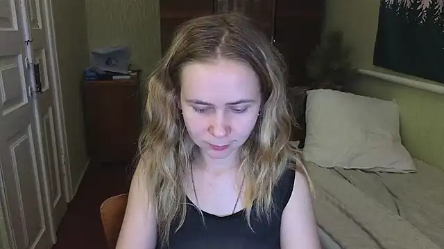 Snapshot of Riley_Roo chatting on January 22, 5:28 pm Riley Roo online show from January 22, 5:28 pm
