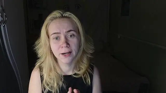 Snapshot of Riley_Roo chatting on January 15, 3:48 pm Riley Roo online show from January 15, 3:48 pm