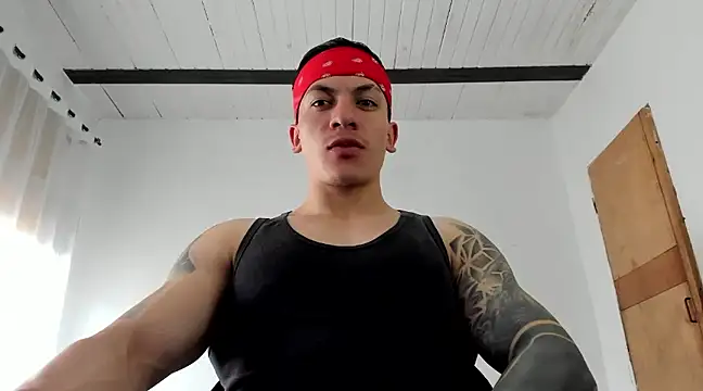 Snapshot of aquiles_51 chatting on March 18, 7:33 pm aquiles 51 online show from March 18, 7:33 pm