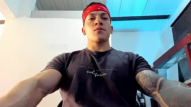 Snapshot of aquiles_51 chatting on September 21, 8:47 pm aquiles 51 online show from September 21, 8:47 pm