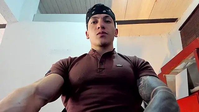 Snapshot of aquiles_51 chatting on September 23, 8:16 pm aquiles 51 online show from September 23, 8:16 pm