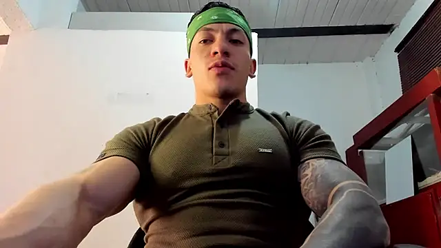 Snapshot of aquiles_51 chatting on September 26, 8:16 pm aquiles 51 online show from September 26, 8:16 pm