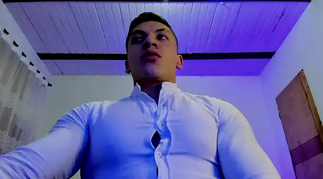 Snapshot of aquiles_51 chatting on January 31, 12:17 am aquiles 51 online show from January 31, 12:17 am