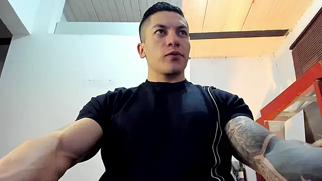Snapshot of aquiles_51 chatting on October 18, 8:44 pm aquiles 51 online show from October 18, 8:44 pm