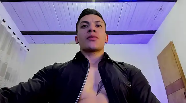 Snapshot of aquiles_51 chatting on February 26, 2:08 am aquiles 51 online show from February 26, 2:08 am