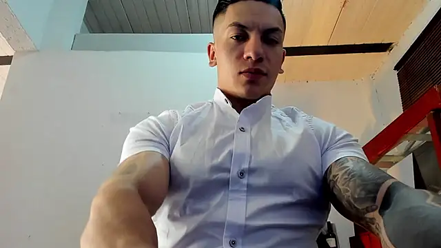 Snapshot of aquiles_51 chatting on September 20, 9:09 pm aquiles 51 online show from September 20, 9:09 pm