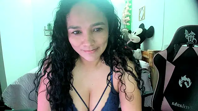 Snapshot of rayza_mature_154 chatting on October 10, 11:49 pm rayza mature 154 online show from October 10, 11:49 pm