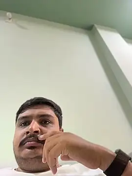 Snapshot of Parth-26 chatting on May 24, 7:41 am Parth-26 online show from May 24, 7:41 am