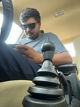 Snapshot of Parth-26 chatting on June 13, 8:01 am Parth-26 online show from June 13, 8:01 am