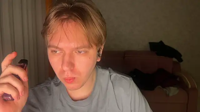 kiopiggy online show from December 17, 3:22 am