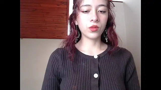 Snapshot of SuzzyyM chatting on February 26, 2:49 pm SuzzyyM online show from February 26, 2:49 pm