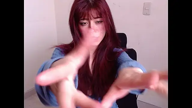 SuzzyyM online show from January 31, 7:56 pm