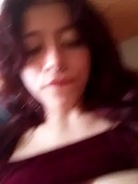 Snapshot of SuzzyyM chatting on February 23, 7:17 pm SuzzyyM online show from February 23, 7:17 pm