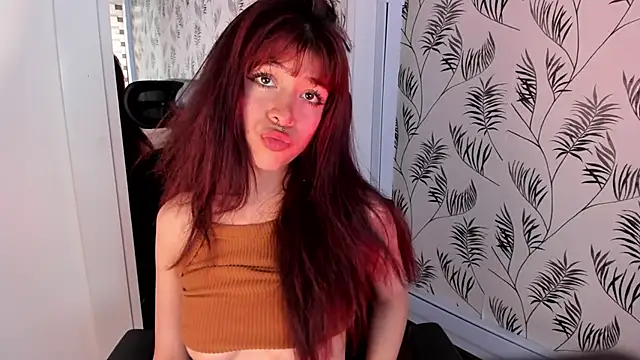 SuzzyyM online show from March 9, 9:07 pm