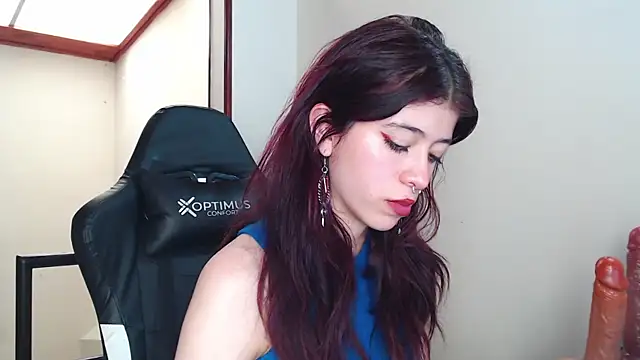 Snapshot of SuzzyyM chatting on January 30, 5:28 pm SuzzyyM online show from January 30, 5:28 pm