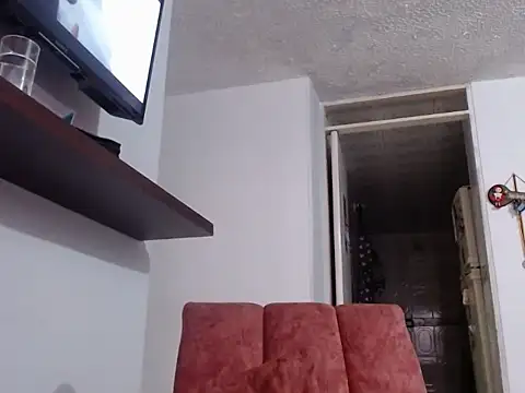 SuzzyyM online show from January 9, 10:39 pm