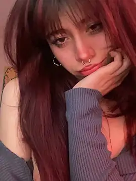 SuzzyyM online show from May 25, 11:03 pm