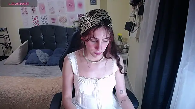 IsaBaileys  online show from March 28, 1:17 am