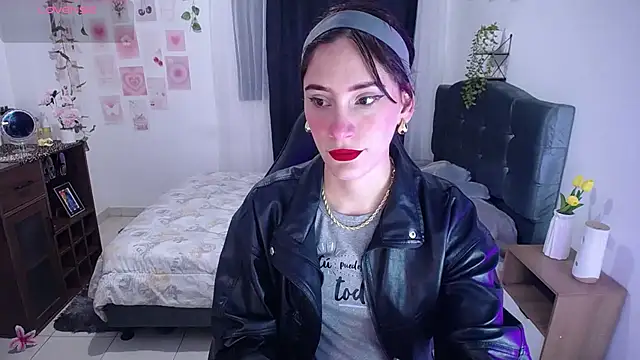 Snapshot of IsaBaileys_ chatting on July 15, 5:03 am IsaBaileys online show from July 15, 5:03 am