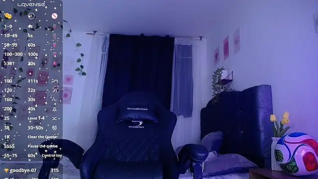 Snapshot of IsaBaileys_ chatting on July 7, 6:47 am IsaBaileys online show from July 7, 6:47 am