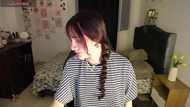 Snapshot of IsaBaileys_ chatting on July 24, 11:34 pm IsaBaileys online show from July 24, 11:34 pm