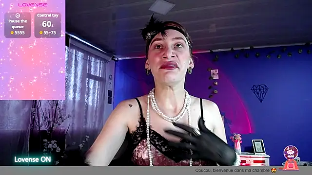 IsaBaileys  online show from October 30, 8:06 pm