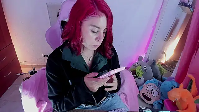 saralolo420 online show from April 17, 11:40 pm