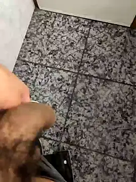 Snapshot of Montuni6 chatting on March 20, 1:57 am Montuni6 online show from March 20, 1:57 am