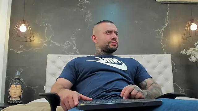 BruceDallas online show from February 2, 3:10 am