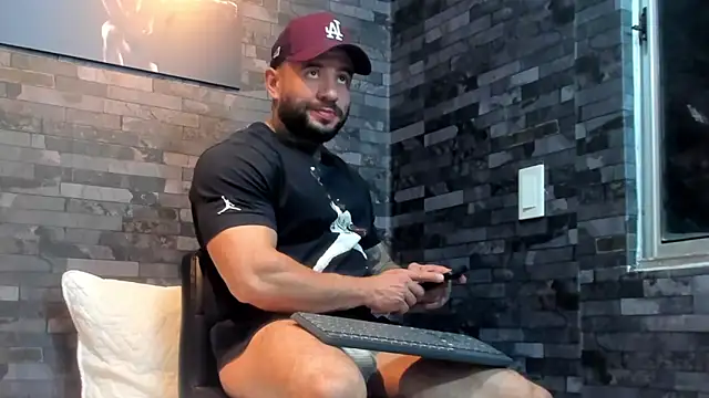 BruceDallas online show from April 4, 12:17 am