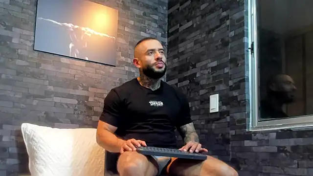 BruceDallas online show from October 12, 11:28 pm