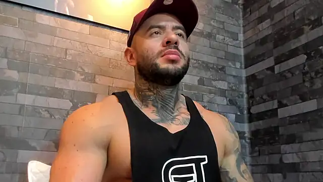 Snapshot of BruceDallas chatting on January 17, 3:21 am BruceDallas online show from January 17, 3:21 am