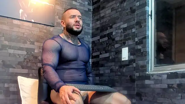 BruceDallas online show from April 13, 2:04 am