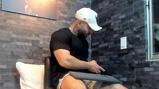 BruceDallas online show from April 3, 12:28 am