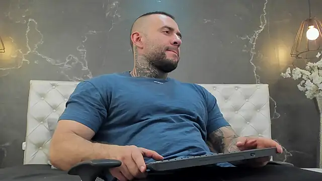 BruceDallas online show from March 15, 2:35 am