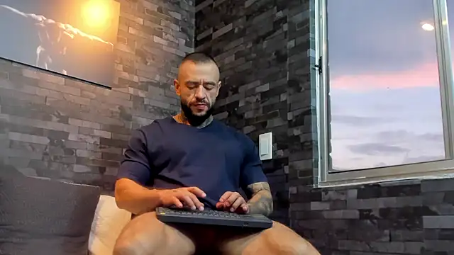 BruceDallas online show from September 19, 11:09 pm