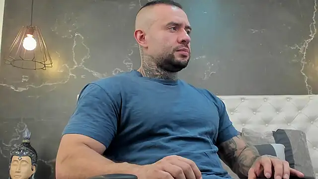 BruceDallas online show from January 19, 11:21 pm