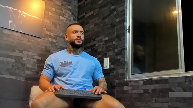 BruceDallas online show from September 19, 1:20 am