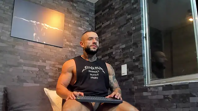 BruceDallas online show from September 25, 1:44 am