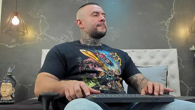 BruceDallas online show from January 22, 9:32 pm