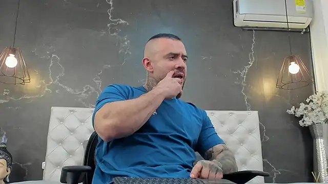 BruceDallas online show from February 26, 3:25 am