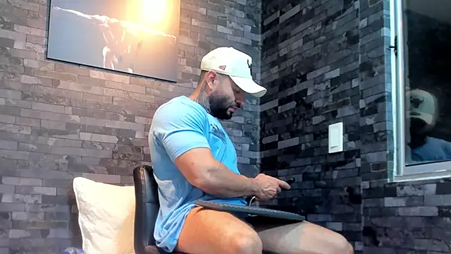 BruceDallas online show from March 25, 2:44 am