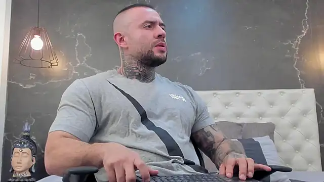 BruceDallas online show from February 26, 11:52 pm