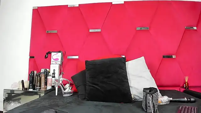 Snapshot of Karoll69_ chatting on February 26, 3:06 am Karoll69 online show from February 26, 3:06 am