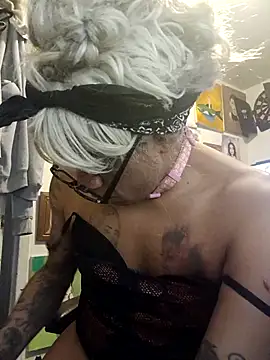 Snapshot of Mune_Raez_6 chatting on September 28, 7:04 am Mune Raez 6 online show from September 28, 7:04 am