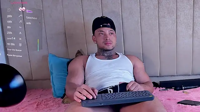 Snapshot of Stiven_collins chatting on July 12, 5:52 am Stiven collins online show from July 12, 5:52 am