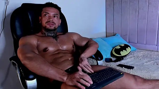 Snapshot of Stiven_collins chatting on June 25, 3:37 am Stiven collins online show from June 25, 3:37 am