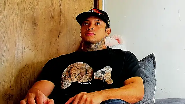 Stiven collins online show from November 14, 6:00 pm