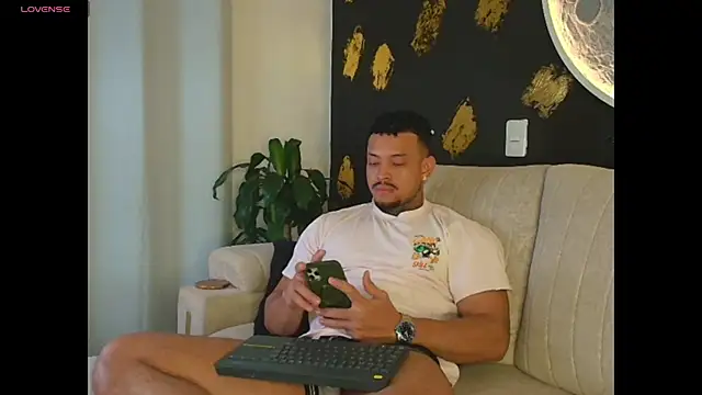 Snapshot of Stiven_collins chatting on July 16, 5:59 am Stiven collins online show from July 16, 5:59 am